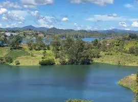 Rocks Glamping - Guatapé, El Peñol