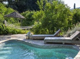 Cozy House with Garden in Bodrum Bitez、ビテツのホテル