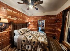 Log Cabin Inn, hotel in Eureka Springs