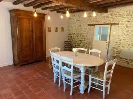 Maison de Village avec Jardin, Parc Privé et Box Fibre, Animaux Bienvenus, à 15 min du Mans - FR-1-410-333