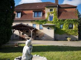 Pension Kirschgarten, hotel with parking in Nebra