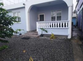 Lucia Bayview House, vacation rental in Glanvillia