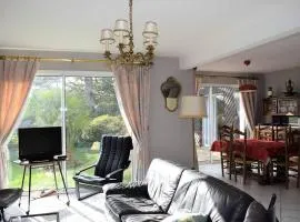 Villa avec Jardin Calme, Proche Plages et Commerces à Perros-Guirec - FR-1-368-267