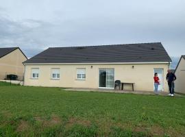 Une maison équipée et simple., hotel s parkiralištem u gradu 'Nevers'