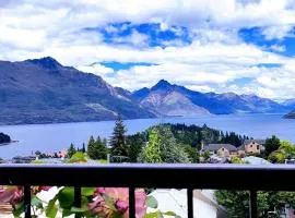 Beautiful Lake Views Apartment