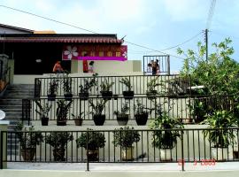 Sakura Guest House: Cameron Highlands şehrinde bir konukevi