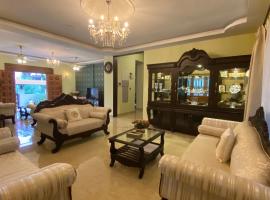 Shiv Srishti villa - Luxe 3 BHK Villa in North Goa by Localvibe, מלון בפורבורים