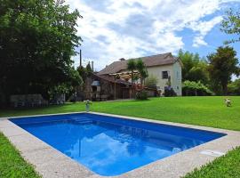 A Viña de Lina. Turismo rural con piscina y finca., hotel bajet di Pontevedra