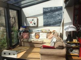 La maison sur la falaise, homestay in Nantes