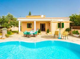 Villa Constantinos, ξενοδοχείο σε Kato Yialia