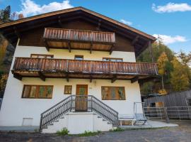 Authentic Holiday Home in Ötztal with Ski Boot Heaters, hotel u gradu 'Längenfeld'