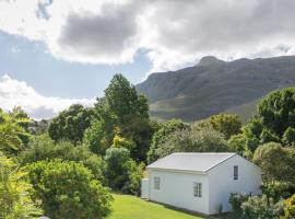 The Earthy Inn, hotel near Parking in old quarry, Greyton