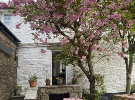 The White House at The Tinners Arms, hotel in St Ives