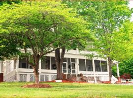 Franklin Terrace Bed and Breakfast，法蘭克林的有停車位的飯店