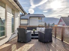 Polar Arctic Luxury House - Free parking, hotell i Tromsø