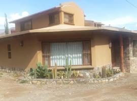 CASA SAMAÑA, homestay in Tilcara