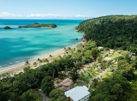 Cape Hillsborough Nature Tourist Park, family hotel in Seaforth