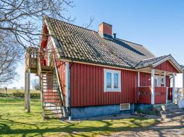 Beautiful Home In Laholm With Heated Swimming Pool, hotel a Laholm