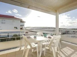 Bel appartement T3 à 50m de la plage, balcon, parking, pour 4 - FR-1-521-14