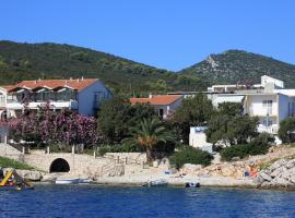 Apartment Martina, hotel in Zastražišće