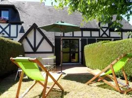 Charmant Cottage Normand avec Jardin, Proche Hippodrome, Piscine Chauffée et Tennis, Parking Privé - FR-1-487-288