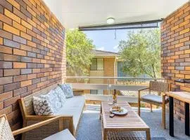 5 Gretel Lodge 1 Gretel Cl family friendly unit close to the water