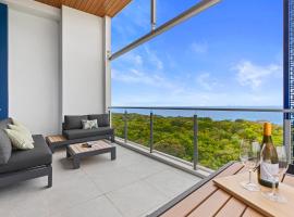 카와나 워터스 선샤인 코스트 스타디움 근처 호텔 Absolute Beachfront 3 Bedroom Penthouse Bokarina Sunshine Coast