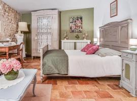 Nice Home In Saint-sulpice-de-cogna With Wifi, hotel a Saint-Sulpice-de-Cognac