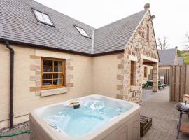 Appletree Cottage at Williamscraig Holiday Cottages, pet-friendly hotel in Linlithgow