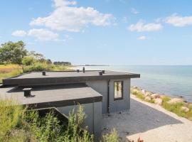 Awesome Home In Sams With House Sea View, Hotel in Onsbjerg