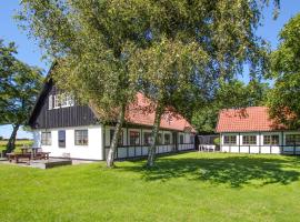 Nice Home In Sams With Kitchen, Hotel in Onsbjerg