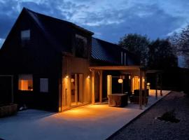 Stunning Home In S&ouml;lvesborg With Wifi, hotel de lujo en S&ouml;lvesborg