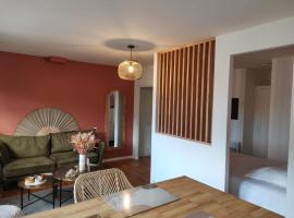 * LE CHAMARELLE * Hyper Centre Auray *, hotel in Auray