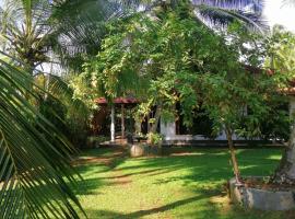 The Madampa Village Side Lodge, hotel with parking in Ambalangoda