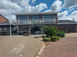 Skylight Guest House, hotel in Harrismith