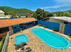 Encanto Parque Pousada, hotel i Penha