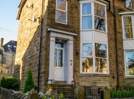 Tranquil Four Bedroom Retreat in Buxton, hotel with jacuzzis in Buxton