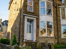 Luxurious 4 bedroom townhouse in Buxton