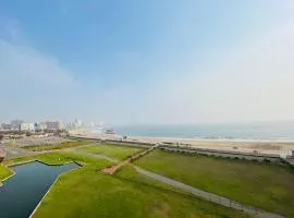 The Waves, 806 Quayside Point Waterfront