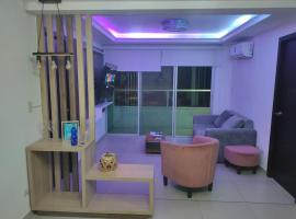 Cómodo dpto full equipo 2 hab, seguridad y parqueo privado, hotel with hot tubs in Guayaquil