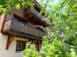 Chalet Belle Folie, hotel with parking in Saint-Jean-dʼAulps