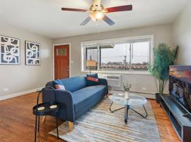 1BR Apartment in Quiet Arlington Neighborhood - Salem 3C, ξενοδοχείο σε Arlington Heights