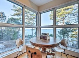 Spacious Phippsburg Home with Oceanfront Views, holiday home in Phippsburg