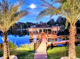 Orlando Lakefront Tiny Houses: Orlando, Dubsdread Golf Course yakınında bir otel