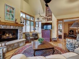 The Perfect Large Family Retreat condo, hotel in Beaver Creek