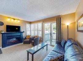 Cozy Creek Retreat: Pool, Hot Tub, Tennis!, hotel din Blue Mountains