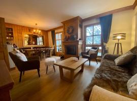Chalet Mont Blanc - Arc 1950 - Ski-in Ski-out, 2 bed duplex, sleeps 8, hotel in Bourg-Saint-Maurice