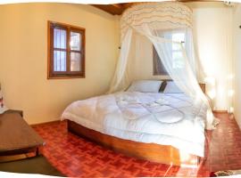 Chanhthida Guesthouse and The River Front Restaurant