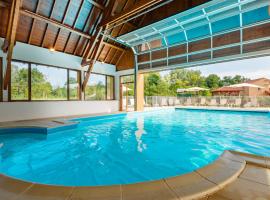 Lagrange Vacances Le Clos des Vignes, holiday park in Bergerac