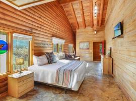 Wimberley Log Cabins Resort and Suites- Unit 4, hotel in Wimberley